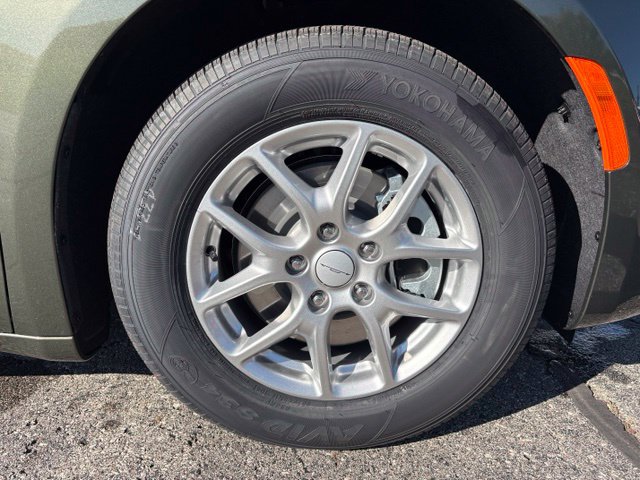 New 2027 Chrysler Pacifica Select FWD image 21