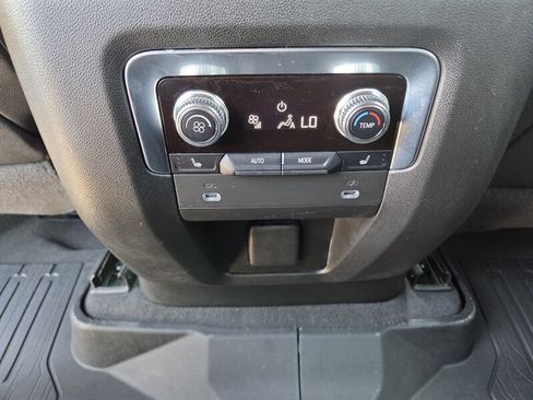 Used 2022 GMC Yukon SLT w/ SLT Premium Package AWD/4WD image 13