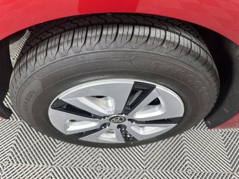 Used 2016 Toyota Prius Three image 11