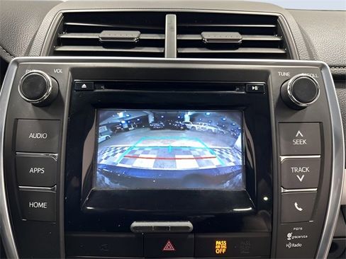 Used 2015 Toyota Camry XSE image 22
