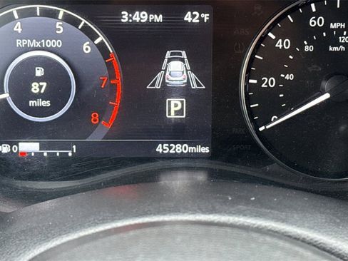 Used 2024 Nissan Kicks SR image 35