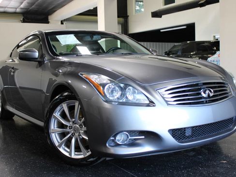 Used 2011 INFINITI G37 Journey w/ Premium Pkg RWD image 39