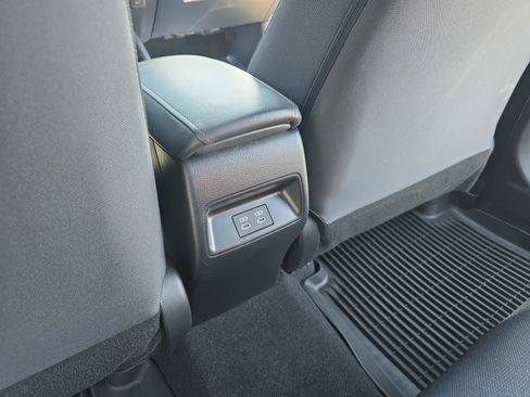 Used 2023 Toyota Corolla SE image 13