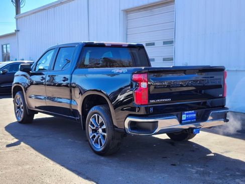 Used 2021 Chevrolet Silverado 1500 LT image 3