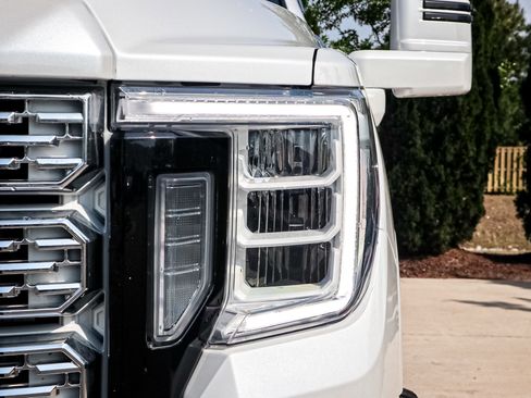 Used 2021 GMC Sierra 3500 Denali w/ Denali Ultimate Package AWD/4WD image 6