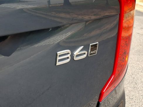 Certified 2025 Volvo XC90 B6 Plus w/ Protection Package Premier AWD/4WD image 6