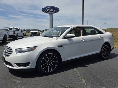 Used 2017 Ford Taurus SEL w/ Equipment Group 201A FWD image 3