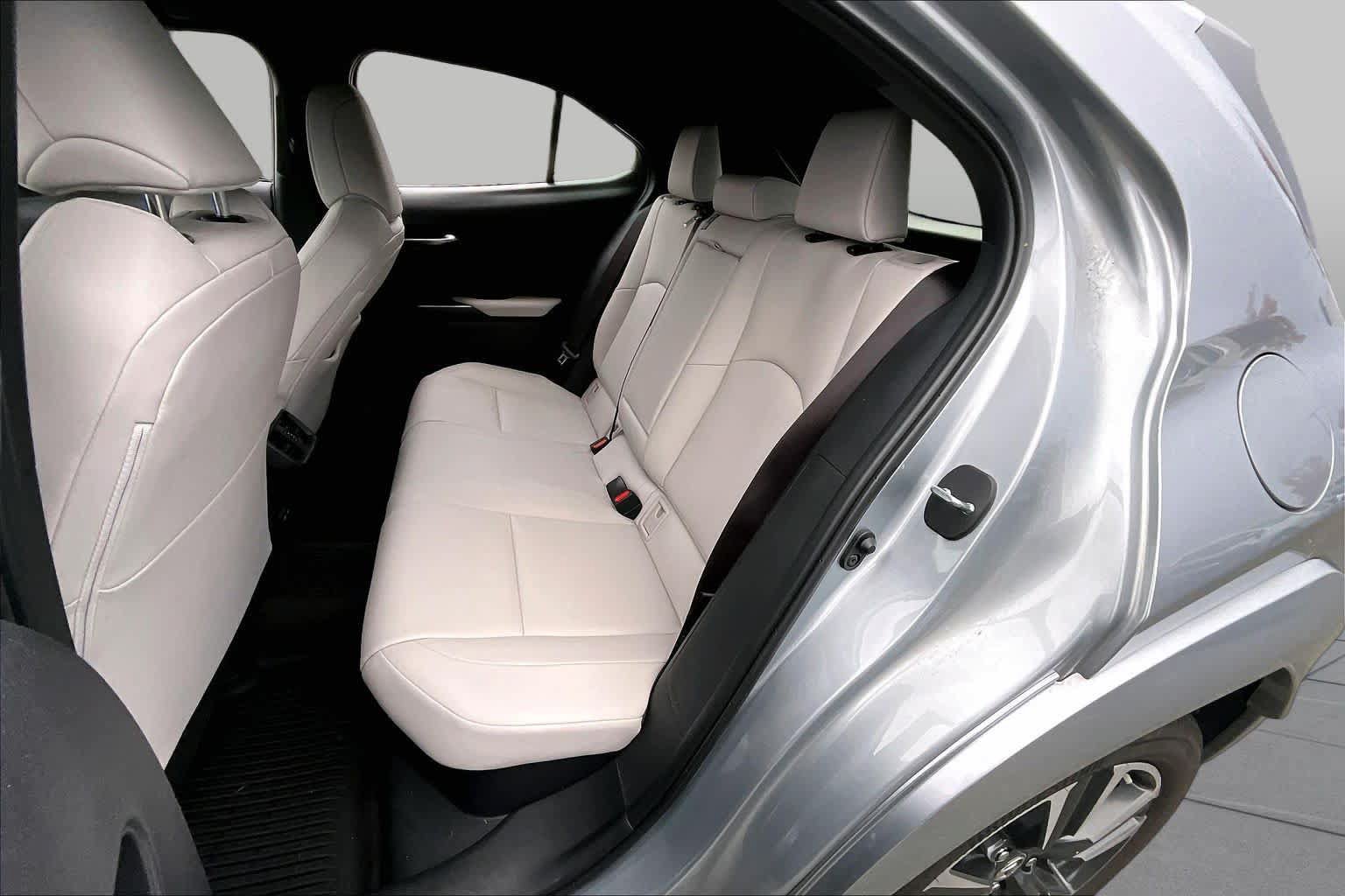 Used 2024 Lexus UX 250h AWD w/ Premium Package image 21