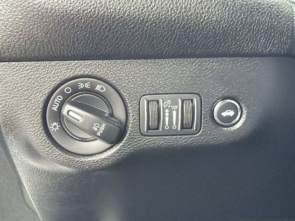 Used 2022 Dodge Challenger R/T RWD image 20