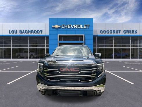 Used 2022 GMC Sierra 1500 SLT w/ SLT Premium Plus Package AWD/4WD image 3