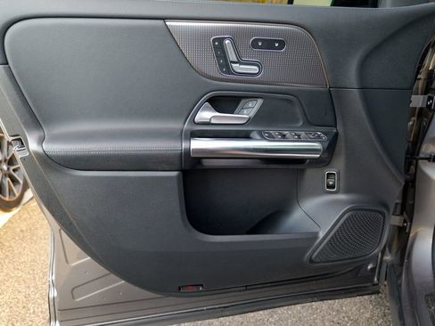 Used 2021 Mercedes-Benz GLA 250 4MATIC image 16