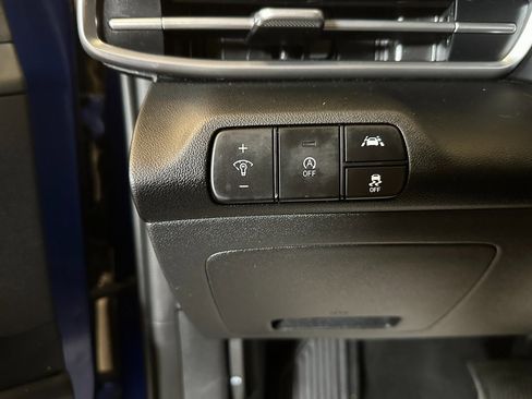 Used 2021 Hyundai Elantra SE image 17