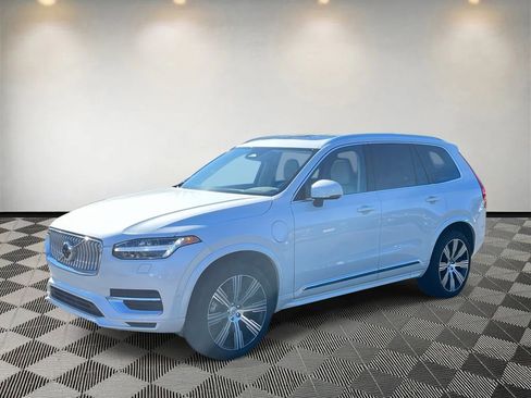 Used 2025 Volvo XC90 T8 Plus w/ Protection Package Premier image 7