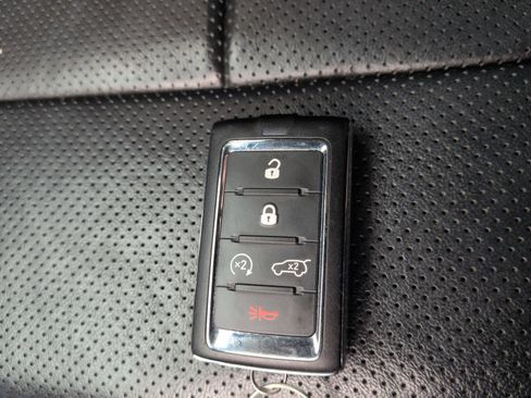 Used 2022 Jeep Grand Cherokee L Limited w/ Luxury Tech Group II image 37