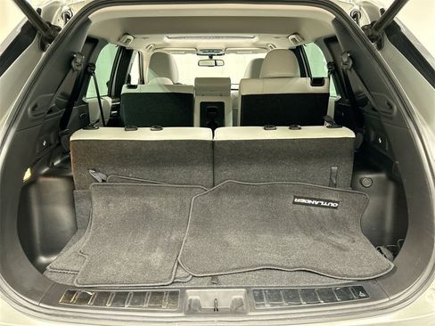 Used 2023 Mitsubishi Outlander SEL image 24