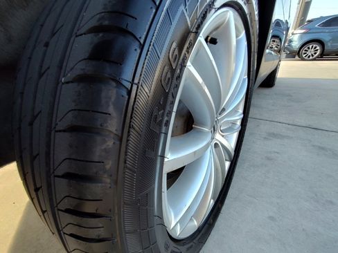 Used 2016 Volkswagen Tiguan SE image 10