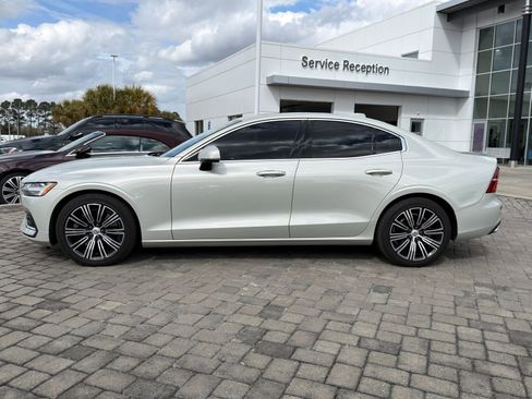 Used 2020 Volvo S60 T6 Inscription image 12