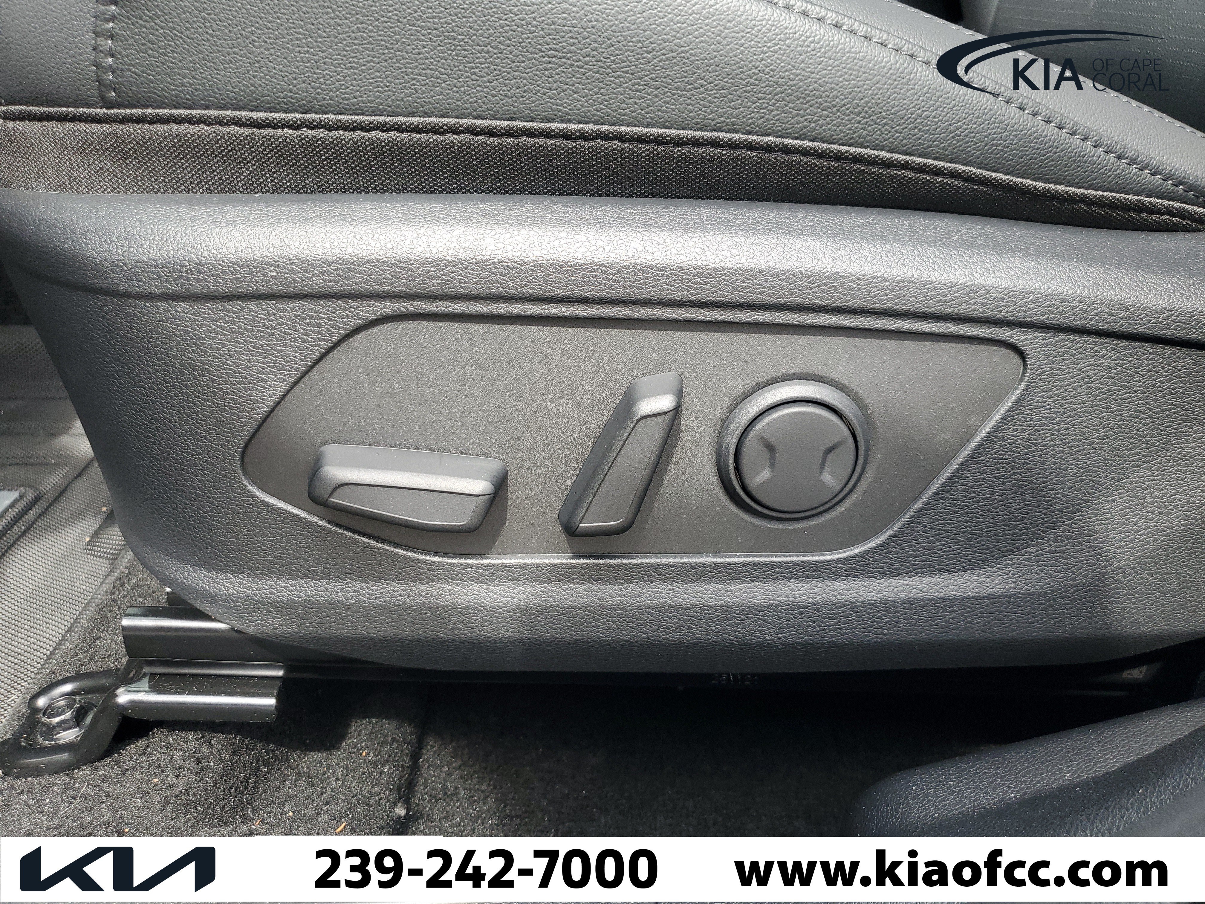 New 2026 Kia Sportage SX FWD image 17