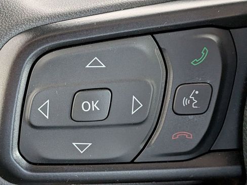 Used 2025 Jeep Wrangler Unlimited Rubicon w/ Convenience Group image 25