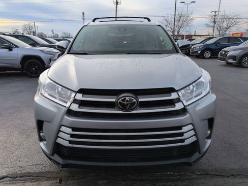 Used 2017 Toyota Highlander XLE image 8