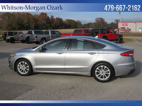 Used 2020 Ford Fusion SE image 7