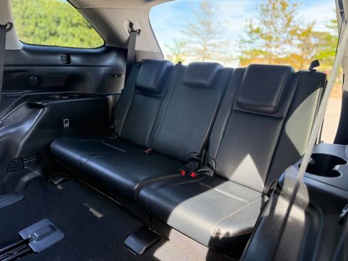 Used 2018 Toyota Highlander XLE AWD/4WD image 29