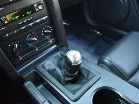 Used 2005 Ford Mustang GT image 30