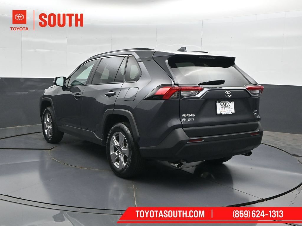 Used 2025 Toyota RAV4 XLE AWD/4WD image 8