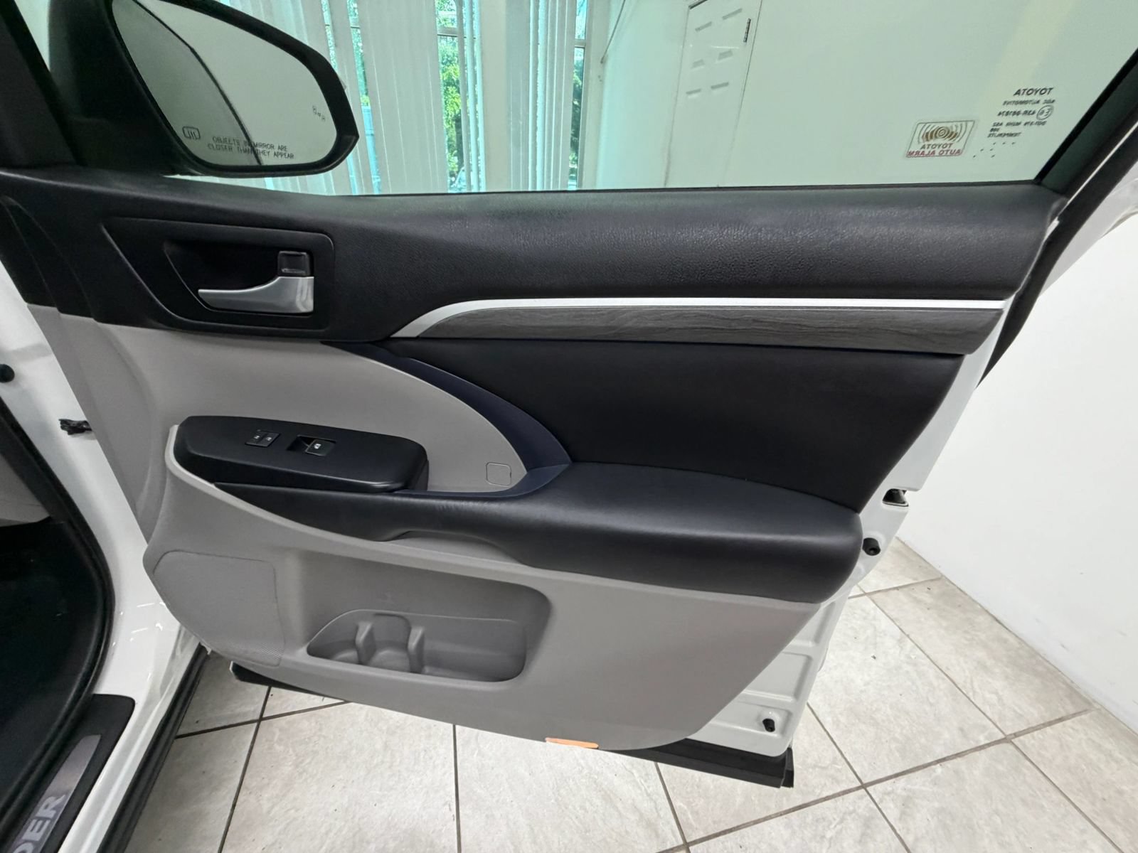 Used 2018 Toyota Highlander Limited Platinum AWD/4WD image 21