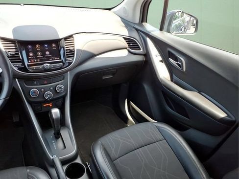 Used 2022 Chevrolet Trax LT w/ Driver Confidence Package AWD/4WD image 19