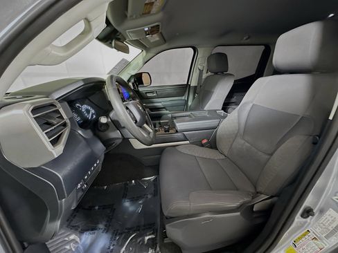 Used 2022 Toyota Tundra SR5 w/ Convenience Package image 12