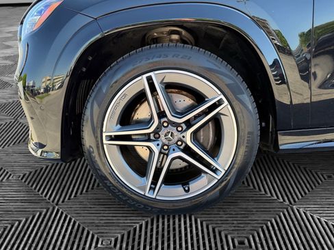 Certified 2024 Mercedes-Benz GLS 450 4MATIC image 9