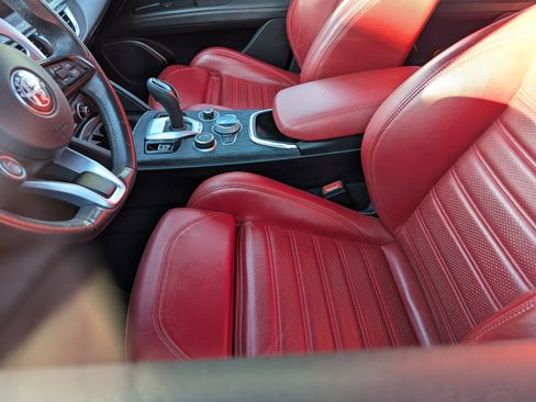 Used 2023 Alfa Romeo Stelvio Sprint image 15