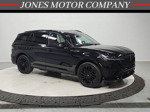 Used 2025 Lincoln Aviator Reserve w/ Equipment Group 201A AWD/4WD image 1