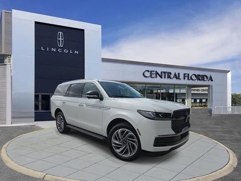 New 2026 Lincoln Navigator Premiere AWD/4WD image 26
