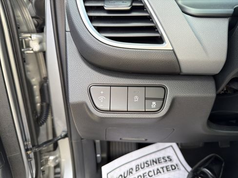 Used 2025 Kia Seltos LX image 11