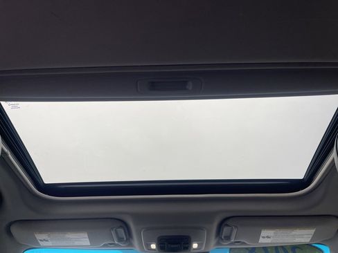 Used 2018 Toyota Camry XLE image 25