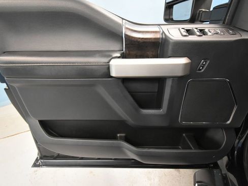 Used 2022 Ford F250 Lariat image 5