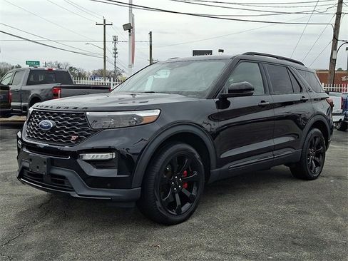 Used 2022 Ford Explorer ST w/ Equipment Group 401A image 3