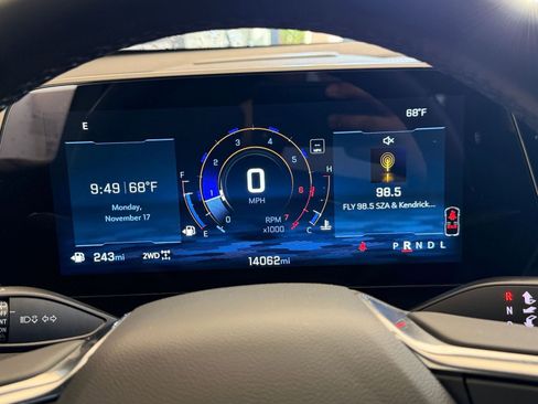 Used 2025 Chevrolet Equinox LT image 34