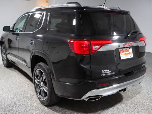 Used 2019 GMC Acadia Denali w/ Technology Package AWD/4WD image 9