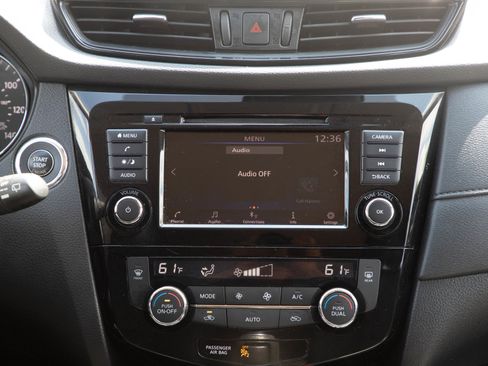 Used 2020 Nissan Rogue SV AWD/4WD image 15