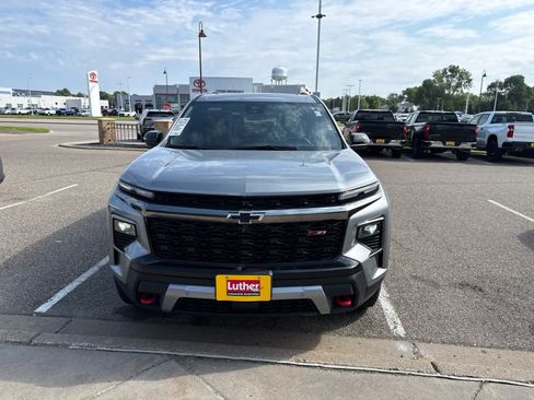Used 2024 Chevrolet Traverse Z71 w/ Enhanced Driving Package AWD/4WD image 2