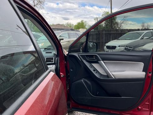 Used 2018 Subaru Forester 2.5i Premium w/ All-Weather Package AWD/4WD image 11