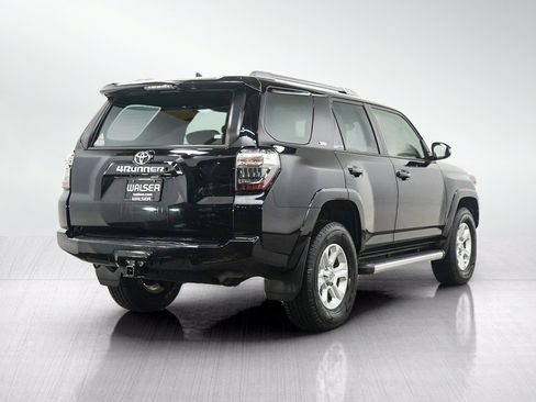 Used 2015 Toyota 4Runner SR5 Premium AWD/4WD image 5