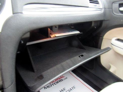 Used 2019 Chrysler 300 Touring L w/ Quick Order Package 22F image 38