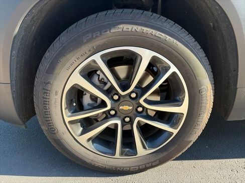Used 2024 Chevrolet TrailBlazer LT w/ LT Cold Weather Package FWD image 5