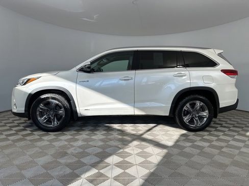 Used 2018 Toyota Highlander Limited Platinum image 4