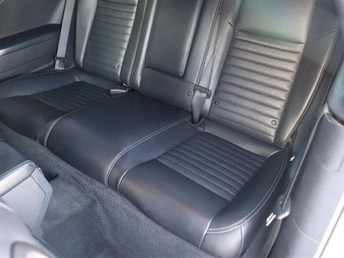Used 2011 Dodge Challenger SE image 12