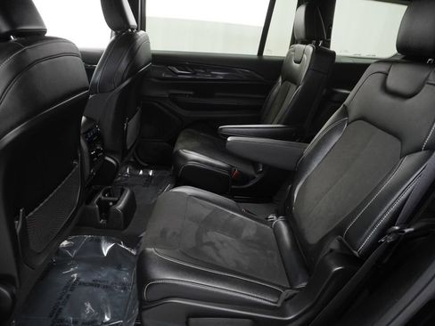 Used 2023 Jeep Grand Cherokee L Altitude image 19